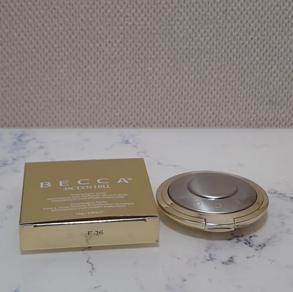 Champagne Splits Shimmering Skin Perfector Blush Prosecco Pop Pamplemousse